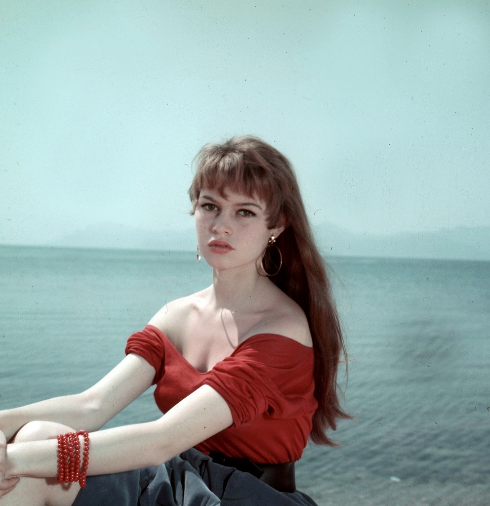 19-Year-Old Brigitte Bardot at the 1953 Cannes Film Festival: A Star in the Making